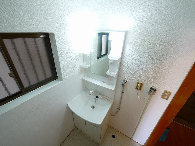 大和郡山市戸建の洗面所|脱衣スペースもあります