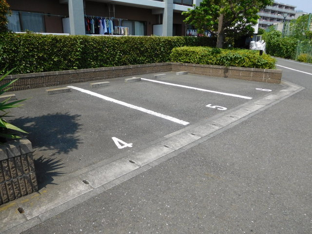 【駐車場】
