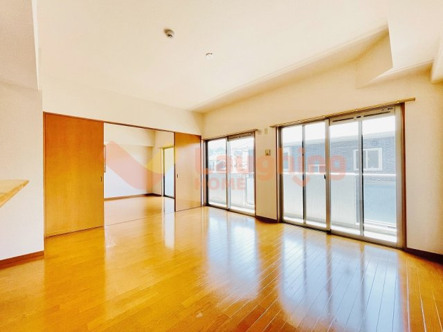 久留米市山川安居野３丁目の賃貸マンションの居間・リビング|リビングです