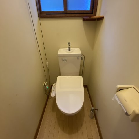 室蘭市沢町22-6　戸建のトイレ