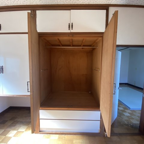 室蘭市沢町22-6　戸建の収納