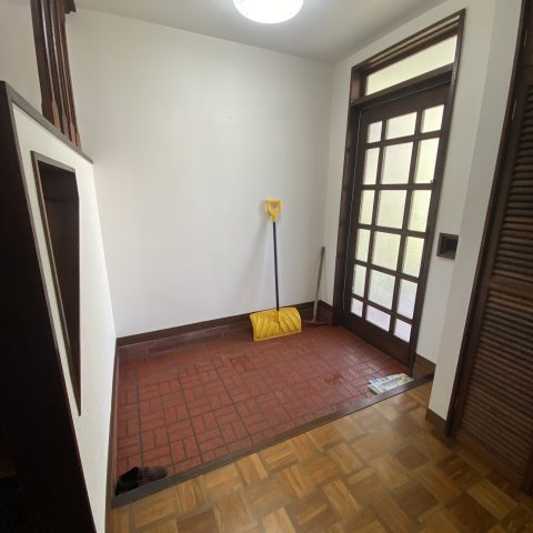 室蘭市沢町22-6　戸建の玄関