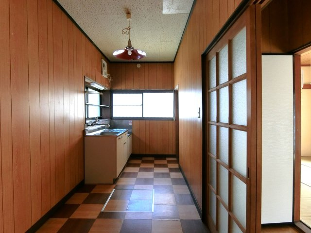 田間江森邸のキッチン