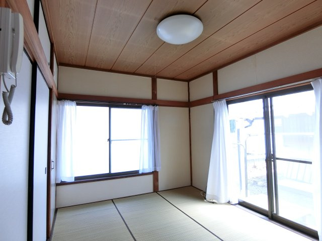 田間江森邸の居間・リビング