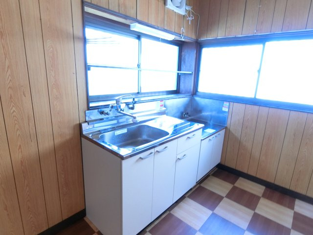 田間江森邸のキッチン