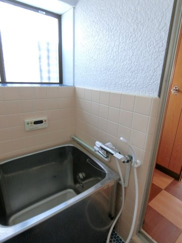 田間江森邸の浴室