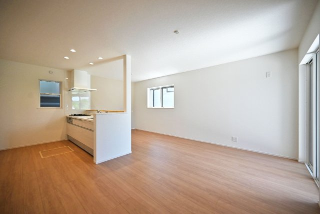 ファーストタウン安倉北1丁目新築一戸建て│3SLDK+駐車2台可の居間・リビング