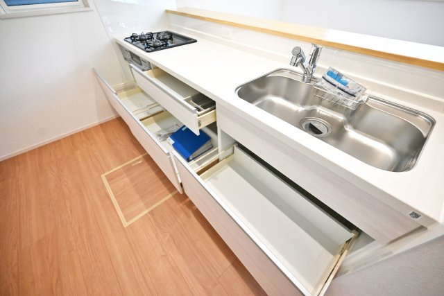 ファーストタウン安倉北1丁目新築一戸建て│3SLDK+駐車2台可のキッチン