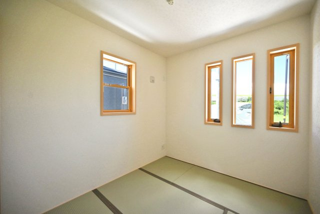 ファーストタウン安倉北1丁目新築一戸建て│3SLDK+駐車2台可の和室