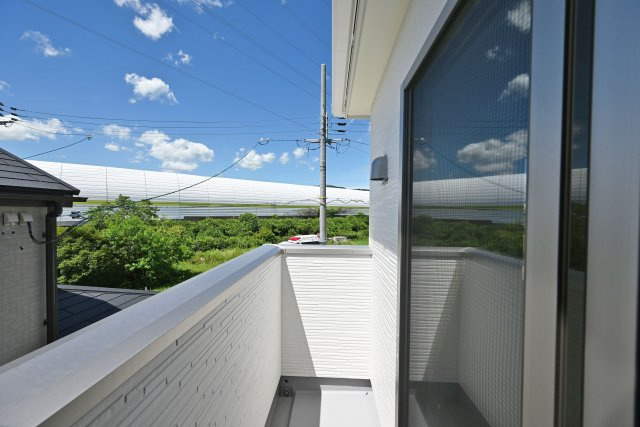 ファーストタウン安倉北1丁目新築一戸建て│3SLDK+駐車2台可のバルコニー