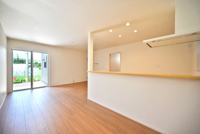 ファーストタウン安倉北1丁目新築一戸建て│3SLDK+駐車2台可の居間・リビング