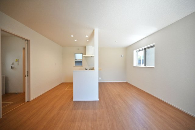 ファーストタウン安倉北1丁目新築一戸建て│3SLDK+駐車2台可の居間・リビング