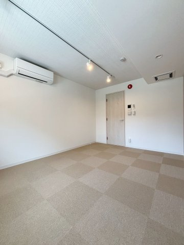 「防音マンション」ラシクラス新宿中井の洋室|Bluetoothスピーカーも天井に内蔵された防音室です