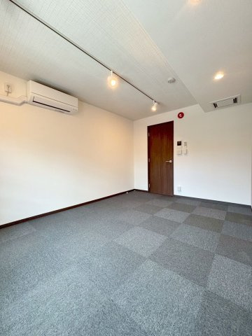 「防音マンション」ラシクラス新宿中井の洋室|Bluetoothスピーカーも天井に内蔵された防音室です