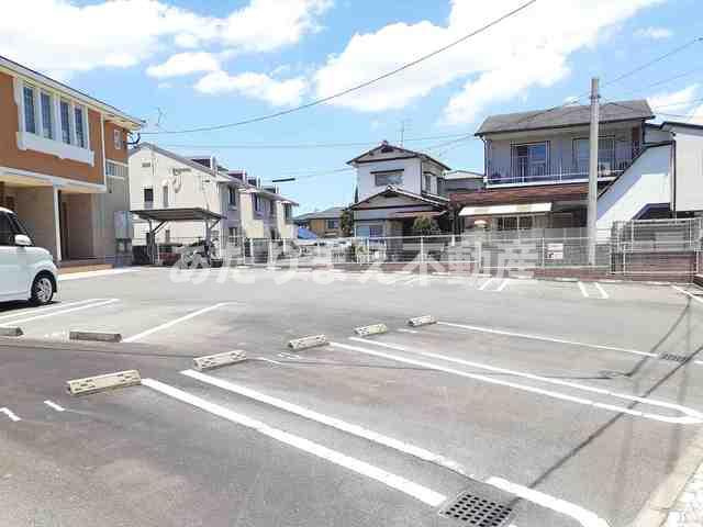 メゾン・ド・リーヴ　Ａの駐車場