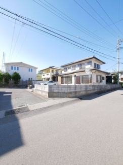 【外観】 | 甲斐市團子新居 中古 土地72坪 建物古リフォーム済み 南東角地で日当たり良好