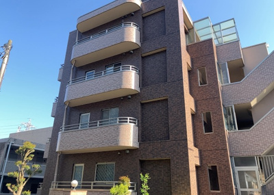 【現況写真】 | レクシオ大和田 | 外観はマンション管理がされているかの目安になります。築年数が古いと、壁面は劣化してひび割れが生じることも！建物が古びていても細かいところが修繕されていると、きちんと管理されているなぁと感じるでしょう。