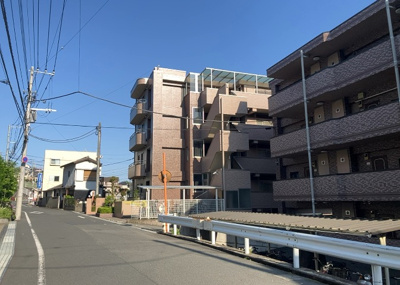 【外観】 | レクシオ大和田 | マンションの外観は非常に重要なポイントです！外観の善し悪しは資産価値に大きな影響を与えます。外観のいいマンションを購入することで、高値で売却がしやすく、買い手が見つかりやすいというメリットがあります。