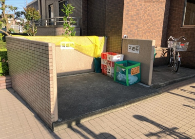 【設備】 | レクシオ大和田 | 共有部分は、住民なら誰もが使える設備のこと。例えば駐車場やエレベーター、インターネット設備、セキュリティ設備などがあります。他にも、マンションの廊下・外部階段やエントランス・ゴミ置き場などがあります。