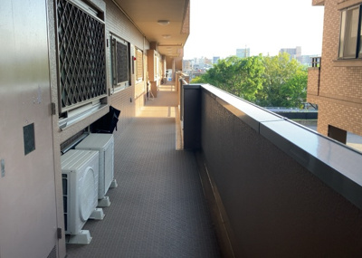 【その他共用部分】 | レクシオ大和田 | 共有部分は、住民なら誰もが使える設備のこと。例えば駐車場やエレベーター、インターネット設備、セキュリティ設備などがあります。他にも、マンションの廊下・外部階段やエントランス・ゴミ置き場などがあります。