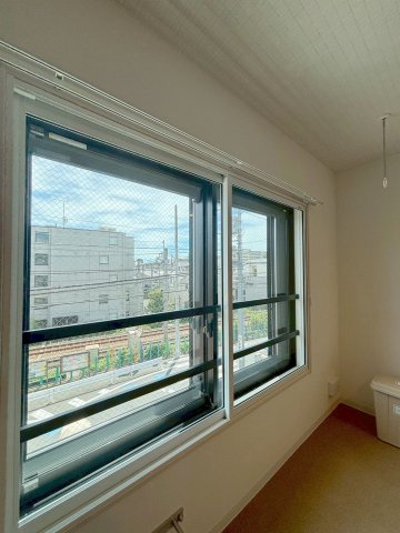 「防音マンション」ラシクラス新宿中井の設備|防音室の窓も3重サッシ仕様になります！