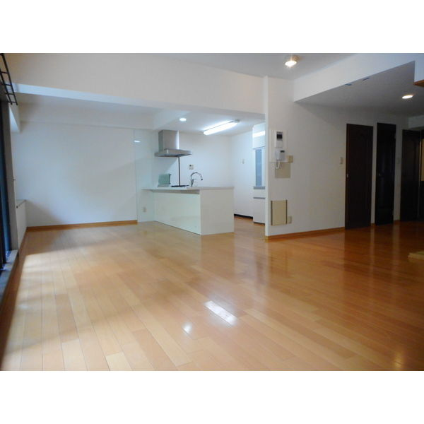 サムティレジデンス東山公園の居間・リビング