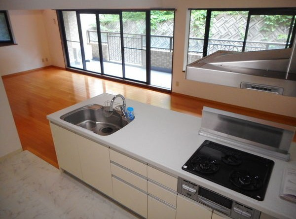 サムティレジデンス東山公園のキッチン