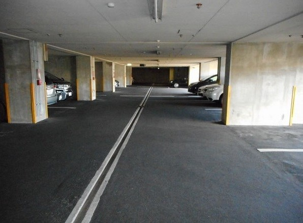 サムティレジデンス東山公園の駐車場