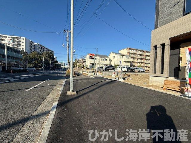 平塚市龍城ケ丘　売地の前面道路含む現地写真|現地外観