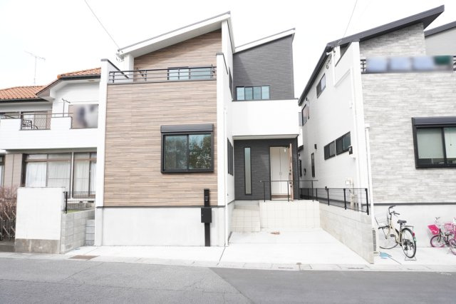 越谷市大字上間久里 未入居戸建の外観