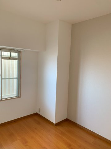 メゾンドール明石山ノ手台の洋室