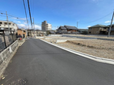 【前面道路含む現地写真】 | 土塔町　売土地　全１１区画 | 【ご現地見学可能♪】
 現地見学をご希望の際は是非、イエストアまでお問合せ下さい♪