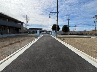 【前面道路含む現地写真】 | 土塔町　売土地　全１１区画 | 現況更地ですので、すぐにお家を建てられますね♪