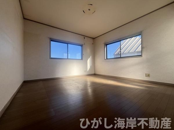 藤沢市鵠沼藤が谷４丁目　中古戸建の寝室|新規リフォーム前　洋室8.5帖 