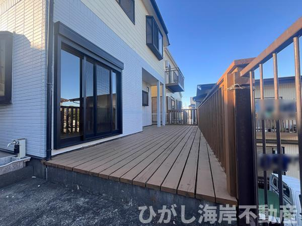藤沢市鵠沼藤が谷４丁目　中古戸建の庭|ウッドデッキがございます 