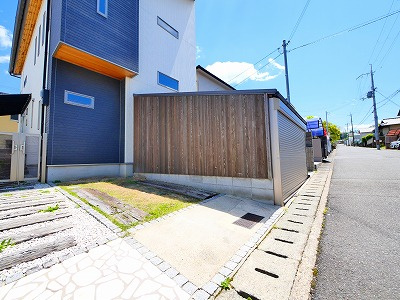 右京３丁目戸建の駐車場