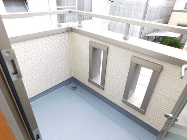名古屋市中村区横井１丁目の中古一戸建のバルコニー|◇２階ベランダ◇　　２階洋室に併設のベランダ　気分転換に外の空気を吸いに外へすぐ出られます♪