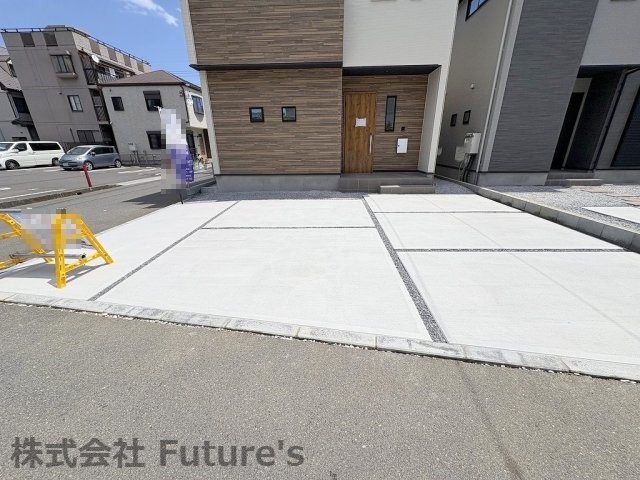三郷市高州4丁目　新築戸建　全3棟　1号棟の駐車場|カースペース並列2台可能