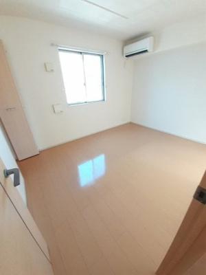 【内装】 | キャッスルビーチ　Ｂ　2DKW | 内装は落ち着いています