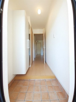 【玄関】 | キャッスルビーチ　Ｂ　2DKW | 落ち着いた玄関です