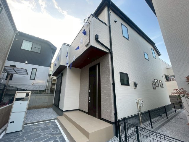 横浜市旭区万騎が原 新築戸建て【仲介手数料無料】カースペース2台の外観