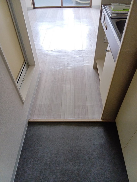 フォースアベニューの玄関