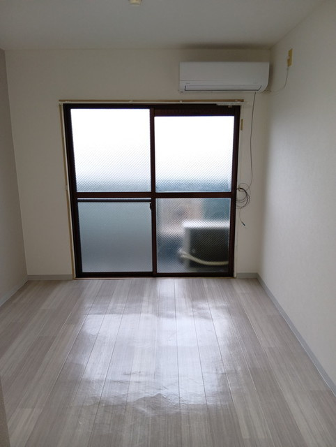 フォースアベニューの居間・リビング