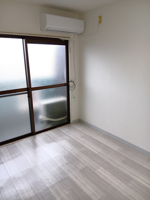 フォースアベニューの居間・リビング