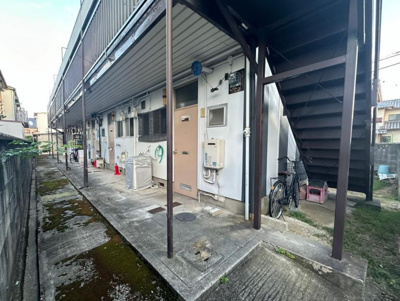 【外観】 | 敷地面積：約128坪！角地の一棟アパート