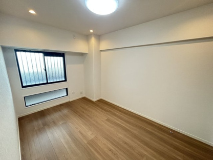 【洋室】シャトレ愛松一宮７ 