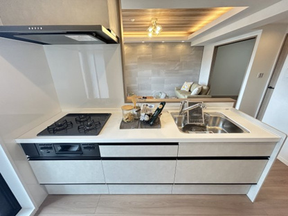 【キッチン】シャトレ愛松一宮７ 