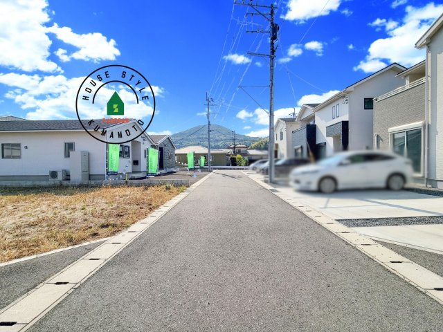 宇土市宮庄町第1-2棟（1号棟）の前面道路含む現地写真|前面道路です。

