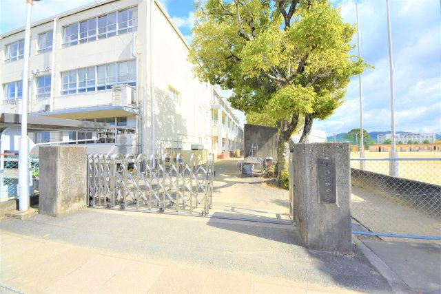 宇土市宮庄町第1-2棟（2号棟）の周辺|鶴城中学校