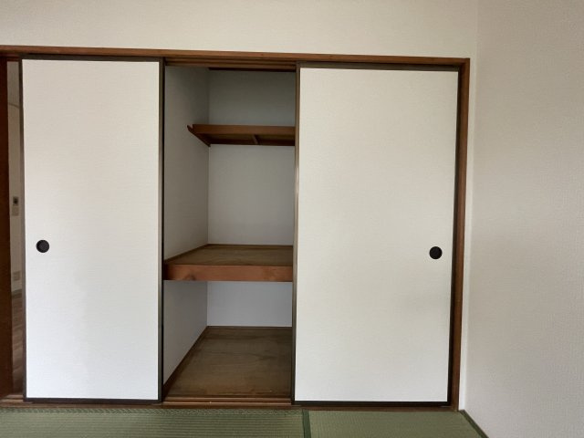 冬築タウン・パートⅡF棟の収納